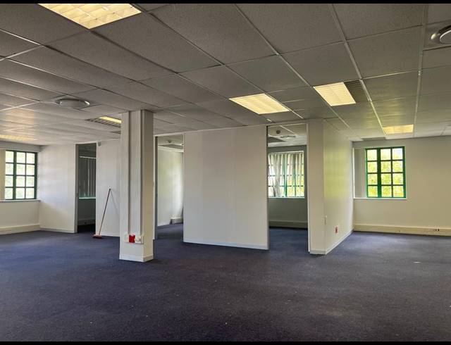 BUSINESS PROPERTY TO RENT IN CLAREMONT